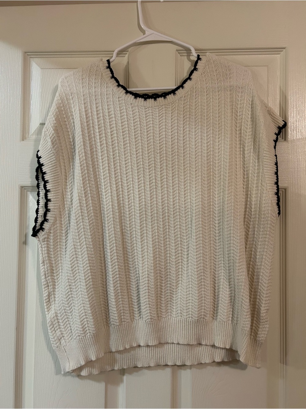 Women's Cream Knit Short-Sleeve Sweater with Black Trim